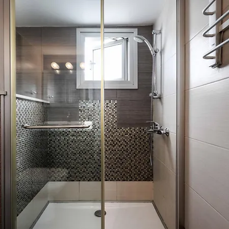 Phaedrus Living Mini Art House Michelangelo Apartment *